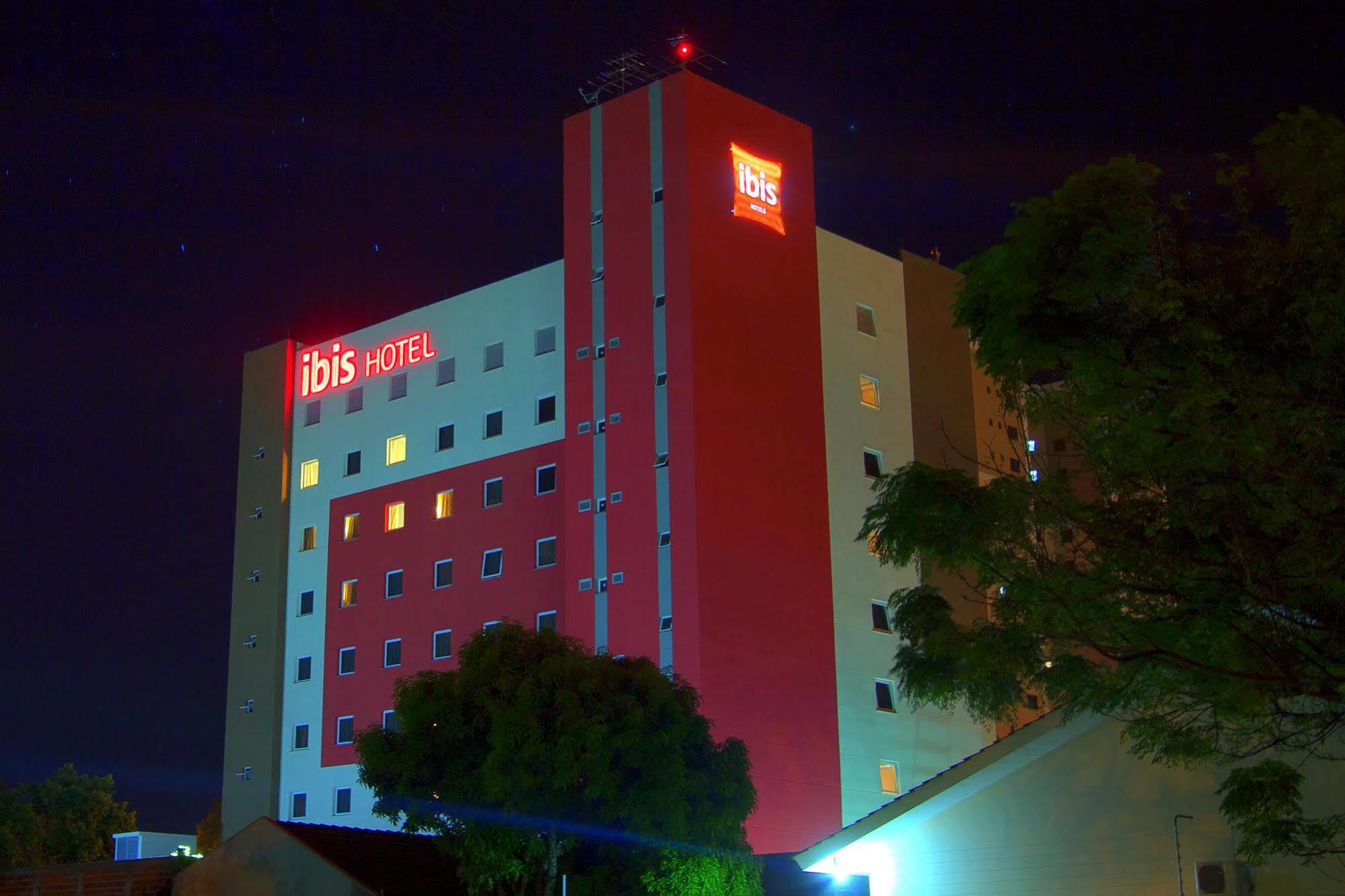 ホテル Ibis Cascavel エクステリア 写真